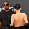 Bianca Censori mogla bi završiti u zatvoru zbog provokativnog outfita na dodjeli Grammyja