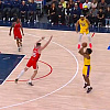 Bronny James postigao prvu trojku u NBA karijeri iz desetog pokušaja, LeBron i Dončić se oduševili