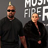 Snimak dokazuje kako je Kanye West natjerao Biancu Censori da se skine na dodjeli Grammyja
