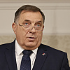 Dodik vjeruje da su "strane sile" umiješane u otpadanje točka s Vučićevog automobila
