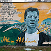 Završen mural posvećen legendarnom muzičaru Milanu Mladenoviću na Kovačićima u Sarajevu