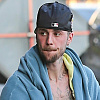Justin Bieber u još jednom neurednom izdanju: Šetao ulicama bez majice i u kućnom ogrtaču