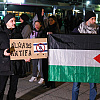 Ispred Skenderije održani protesti zbog hokejaške utakmice BiH i Izraela