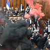 Haos u Skupštini Srbije: Bačena dimna bomba, poslanici se gađali jajima