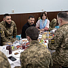 Zelenski iftario sa muslimanskim vojnicima, nekoliko ih dobilo odlikovanje heroja Ukrajine