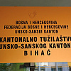 Svi osumnjičeni koji se dovode u vezu sa slučajem pronađene djece u Sanskom Mostu pušteni da se brane sa slobode