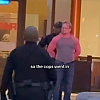 Muškarac nogom udarao Teslin Cybertruck, policija ga izvela iz kina i uhapsila