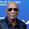 Zašto Morgan Freeman stalno nosi zlatne naušnice: Iza svega se krije mračan razlog
