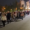 Novosađani krenuli u iznenadnu protestnu šetnju na poziv studenata, okupili se ispred RTS-a