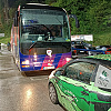Ispred autobusa Borca parkirano vozilo poznate ćevabdžinice, igrači i navijači Želje najavili derbi