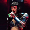 Katy Perry zbog izbora odjeće ismijavaju na mrežama: Očajnički pokušaj da ostane relevantna
