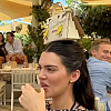 Kendall Jenner privlačila pažnju tokom odmora u Francuskoj, na glavi držala skupocjenu torbicu