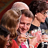 Fotografija Macrona i Kate Middleton dijeli se mrežama, tokom večere joj nazdravljao i namigivao