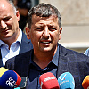 Vukanović ispred Delegacije EU upozorio da će Dodik opet napraviti krizu ako mu sad popuste, prolaznik ga napao