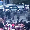 Pojavio se novi snimak tučnjave u Beogradu, navijači Crvene zvezde opkolili policiju i napali ih