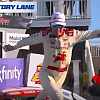 Vozač NASCAR-a hitno prevezen u bolnicu nakon teškog pada s krova automobila