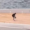 Russell Westbrook trenira na ogromnoj jahti s košem dok čeka novi angažman