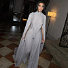 Kim Kardashian ismijavaju zbog izdanja u Veneciji: Haljinu porede s čaršafom, a nju sa strašilom