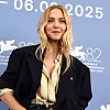 Amanda Seyfried i Julia Roberts nosile identičnu modnu kombinaciju na Filmskom festivalu u Veneciji