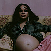 Rihanna pokazala trudnički stomak: Je li jednim detaljem otkrila spol bebe?