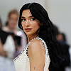 Daily Mail objavio da je Dua Lipa dala otkaz menadžeru, ona sve negirala: Priča je potpuno lažna