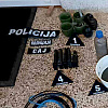 Policija kod Kragujevca zaplijenila oružje, bombe i službenu legitimaciju MUP-a Srbije
