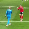 Ronaldo se sukobio s golmanom Irske, sarkastično mu pljeskao ispred lica i pozivao sudiju da reaguje