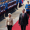 Vučić dočekao Ursulu von der Leyen uz najveće počasti: Crveni tepih, vojska i svečana paljba