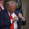 Trump usred emisije iz sakoa izvadio spisak i poručio: "Pogledajte koliko sam ratova riješio"