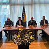 Zasjedaju HDZ 1990, HRS, HNP, HSS i HDS, na stolu  "pitanja od interesa za hrvatski narod"