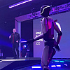 Musk poručio da će njegov humanoidni robot "iskorijeniti siromaštvo" pa zaplesao s njim