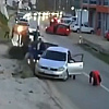 Incident kod Velike Kladuše: Skrivili nesreću, dobili batine pa pokušali pregaziti ljude