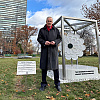 Lagumdžija u New Yorku pored spomenika žrtvama genocida u Srebrenici: "Od 17.11. pred cijelim Svijetom"