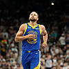 Curry u trileru briljirao s 49 poena, Harden ostvario 82. triple-double u karijeri