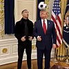 Jeste li vidjeli bizarniji video? Trump objavio kako s Ronaldom igra nogomet u Bijeloj kući