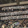Navijači BiH uputili poruku Vučiću pa izvisili transparent: "Jučer kišobran, danas stativ"
