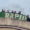 Navijači Rapida "zauzeli" Stari most i istakli transparent uoči utakmice u Mostaru