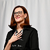 Predstavljena knjiga Martine Mlinarević "Prenijet ću te preko Praga": Priča o diplomatiji srca