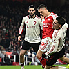Topnici se učvrstili na liderskoj poziciji nakon remija protiv Liverpoola