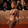 Jennifer Lopez zasjenila sve na dodjeli Zlatnih globusa: Pojavila se u "goloj" haljini sa čipkanim detaljima