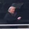 Trump psovao radniku Forda koji mu je dobacivao, pokazao mu i srednji prst