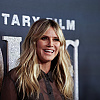 Heidi Klum u izazovnom izdanju: Na premijeri filma pozirala u providnom kompletu