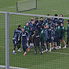 Džeko imao zanimljivu dobrodošlicu na prvom treningu u Schalkeu, "tukli" ga saigrači