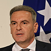 Smajić: Umjesto u Davosu s drugim predsjednicima, Bećirović je u kabinetu sa savjetnicima