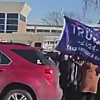 Incident na protestima u Americi: Automobil s obilježljima Trumpovog pokreta udario učenicu
