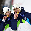 Pogledajte kako je Domen Prevc čudesnim skokom donio Slovencima zlato na Olimpijskim igrama