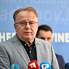 Nikšić tvrdi da su sredstva za liječenje Darisa (15) osigurana od FBiH, a škola da nije uplaćena ni marka