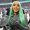 Cardi B doživjela nezgodu na koncertu: Pala sa stolice pa za to šaljivo optužila američku vladu