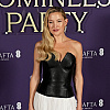 Svi pogledi uprti u Kate Hudson: Glumica plijenila pažnju u korzet haljini na BAFTA zabavi u Londonu