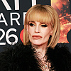 Ispijeno lice Kelly Osbourne na Brit dodjeli ponovo izaziva rasprave, zbog uvreda morala reagovati